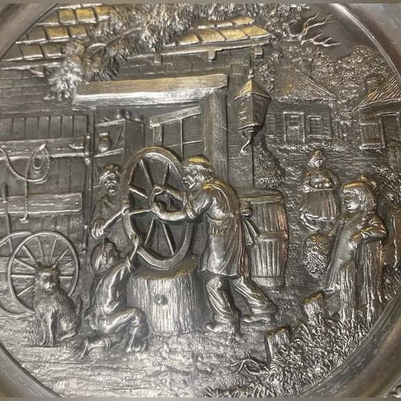 BRADFORD EXCHANGE PEWTER CRAFTS VTG 1994 THE SKILL OF THE WHEELWRIGHT 3-D PLATE - Picture 2 of 16
